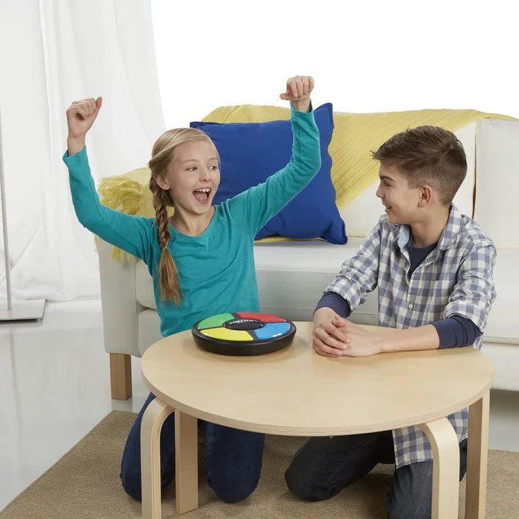 Hasbro Gaming – Klassische Spiel von Simon, für Kinder ab 8 Jahren – Bild 6