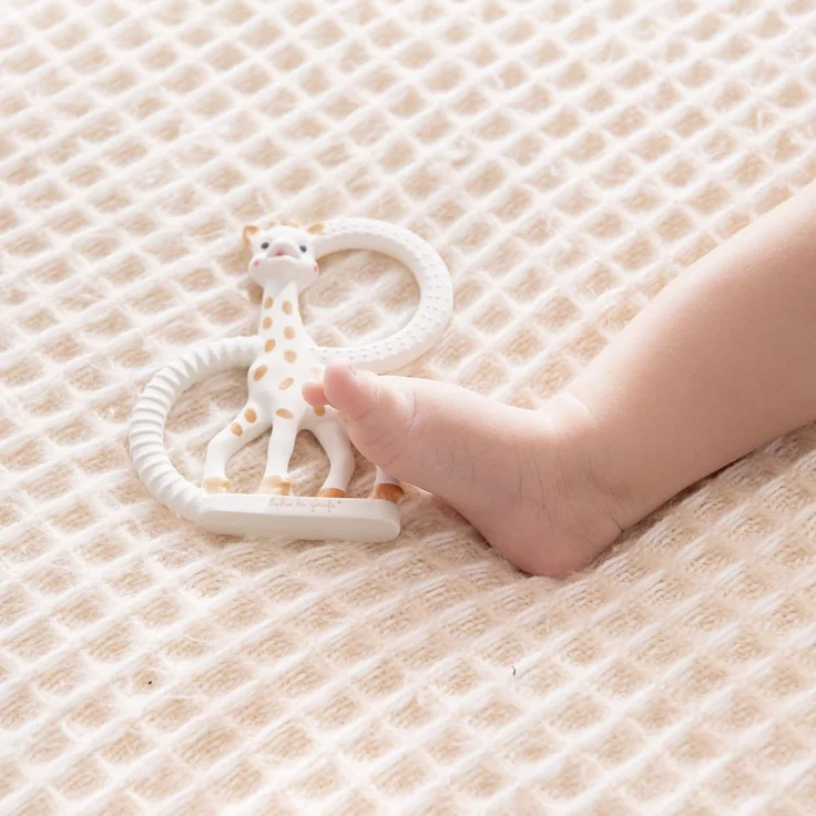Vulli 000001 Geschenkset Geburt Sophie die Giraffe + Beißring, beige – Bild 7