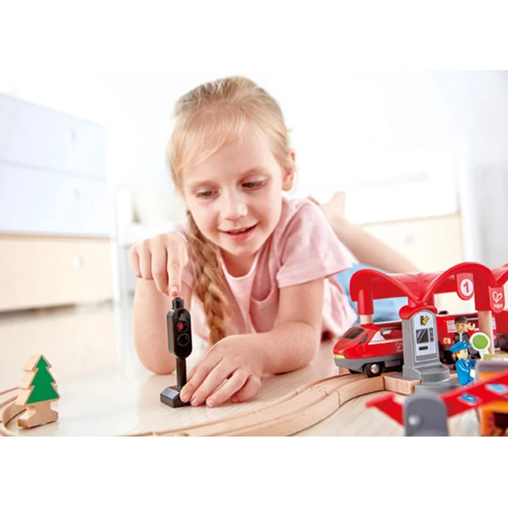 Hape E3730 Eisenbahn-Set Verkehrsreiche Stadt Eisenbahnwelt – Bild 5