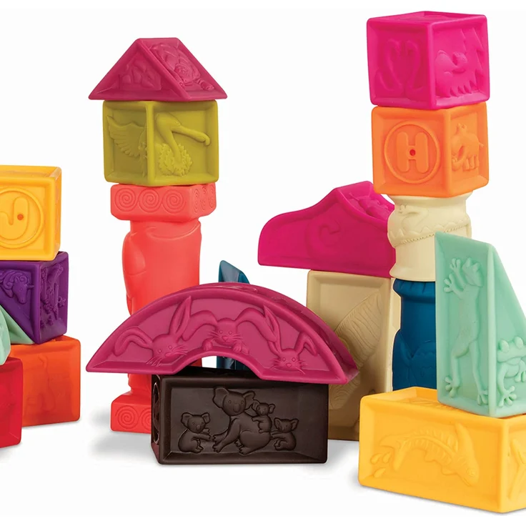 B. toys Baby Spielzeug Weiche Bauklötze, Bausteine Motorikspielzeug, Lernspielzeug, Stapelwürfel mit Buchstaben und Tieren ab 6 Monate (26 Teile) – Bild 7