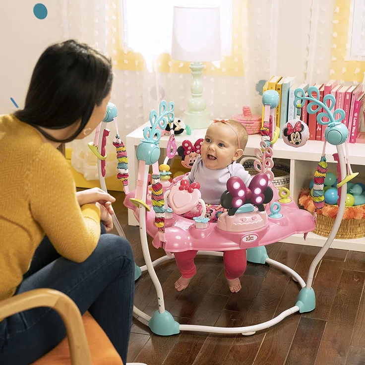 Bright Starts, Disney Baby, Minnie Maus Peekaboo, Spring- und Spielcenter mit Spielstation mit Lichtern und Musik, 12 Aktivität Spielzeug, 360° drehender Sitz, höhenverstellbares, Kinder ab 6 Monaten - Preisvergleich – Bild 8