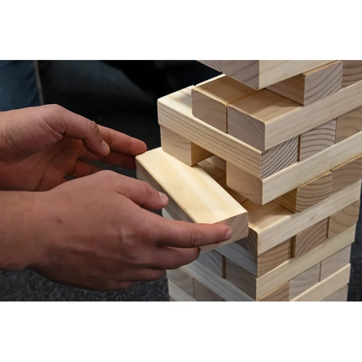 Idena 40087 - Wackelturm Spiel aus Holz, Geschicklichkeitsspiel mit 54 Bausteinen und Aufbewahrungsbeutel, ca. 8 x 8 x 26 cm großer Stapelturm – Bild 6