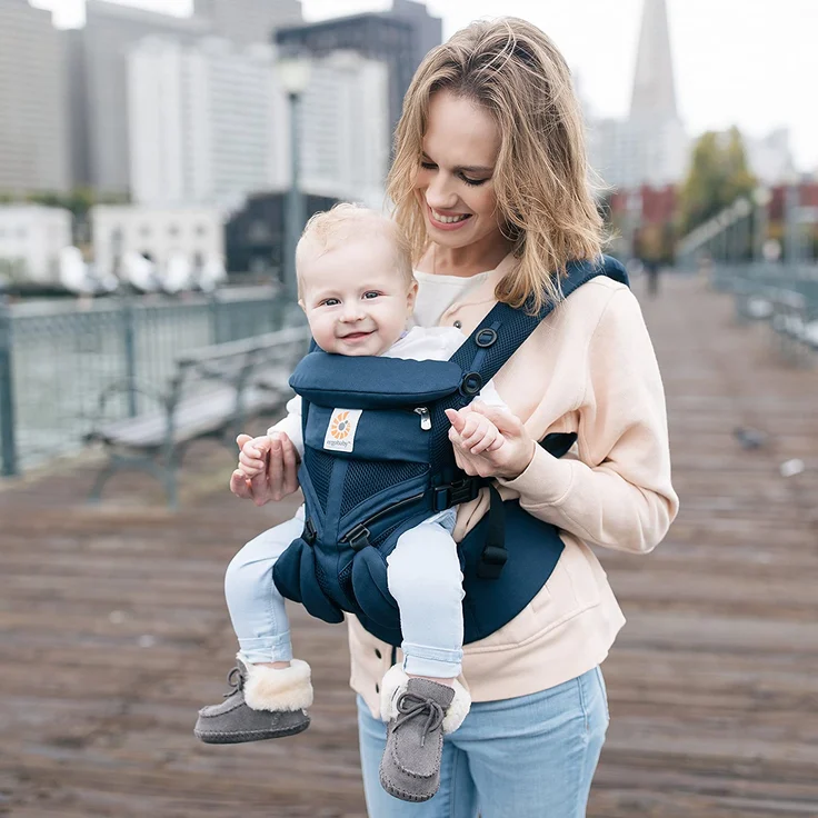Ergobaby Babytrage für Neugeborene ab Geburt, Baby Tragesystem Omni 360 Cool Air Mesh, Baby-Tragetasche Bauchtrage Rückentrage, Midnight Blau – Bild 5