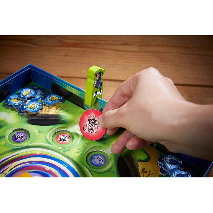 HABA 305216 - Wunderkessel, Memo-Laufspiel für 2-4 Spieler ab 5 Jahren, origineller Spielplan mit Drehmechanismus und Figuren aus Holz – Bild 6