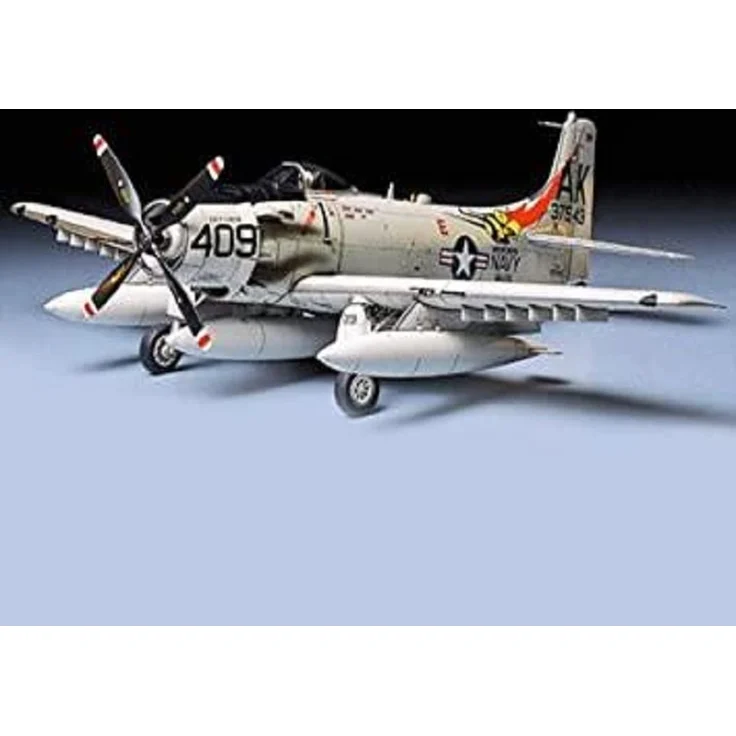 TAMIYA 300061058 1:48 USN Douglas A1-H Skyraider – Bild 1