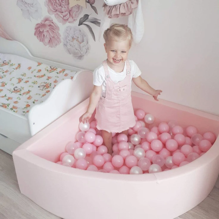 KiddyMoon Bällebad 90X30cm/300 Bälle Bällepool Mit Bällen ∅ 7Cm Für Babys Kinder Viertel Eckig, Hellgrau:Perle/Grau/Transparent/Baby Blau/Mint – Bild 8