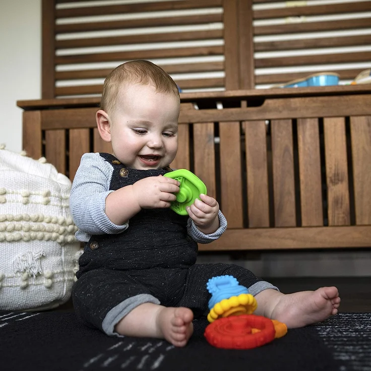 Baby Einstein 12356 Stack & Teethe, Beißring-Set mit unterschiedlichen Strukturen, leicht zu greifen, 5-teilig, Beißring und Spielzeugset zum Stapeln, mehrfarbig, 90 g – Bild 13