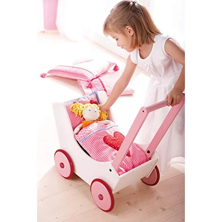 Haba 950 - Puppenwagen Herzen, niedlicher Puppenwagen aus Holz mit mit zweifach verstellbarem Bügel, Matratze, Kissen und Decke, Spielzeug ab 12 Monaten – Bild 2
