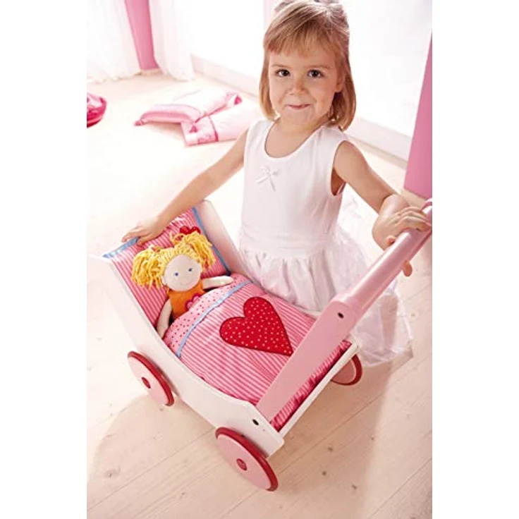 Haba 950 - Puppenwagen Herzen, niedlicher Puppenwagen aus Holz mit mit zweifach verstellbarem Bügel, Matratze, Kissen und Decke, Spielzeug ab 12 Monaten – Bild 3