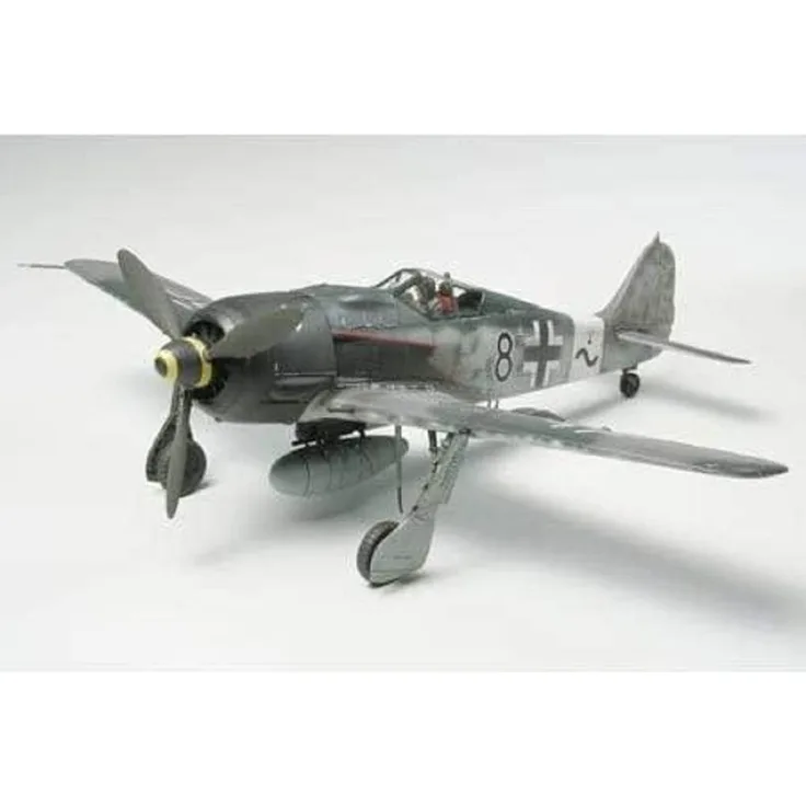 Tamiya FockeWulf Fw190 A8A8 R2 (61095)