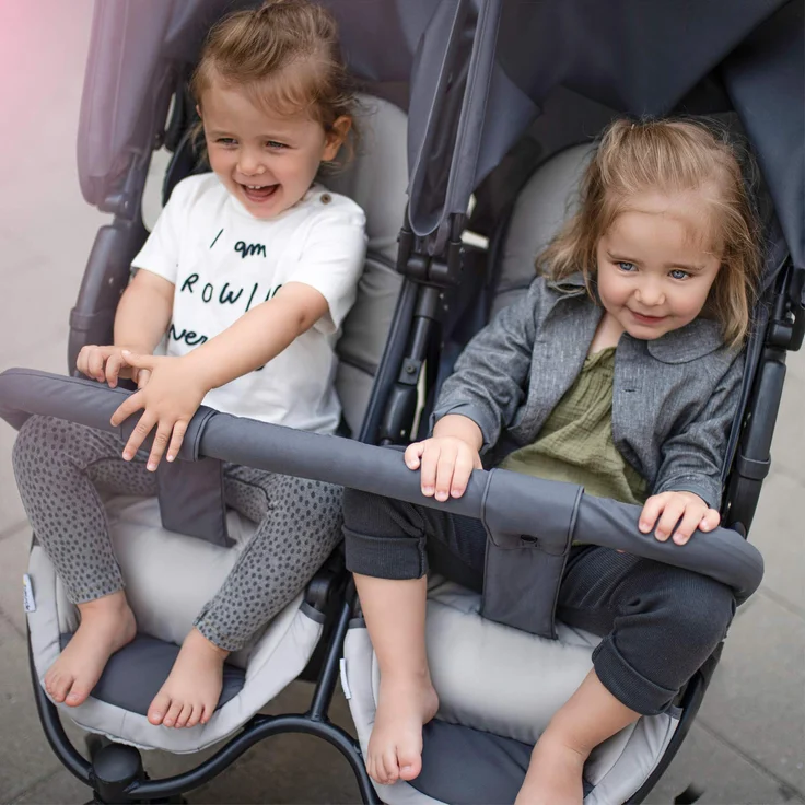 Hauck Geschwister Kinderwagen Roadster Duo SLX / 2 Kinder / Zwillinge / XL Räder / mit Liegeposition ab Geburt / Einhändig Faltbar / Belastbar bis 36 kg / Robust / Schmal / Extra Großer Korb / Grau – Bild 8