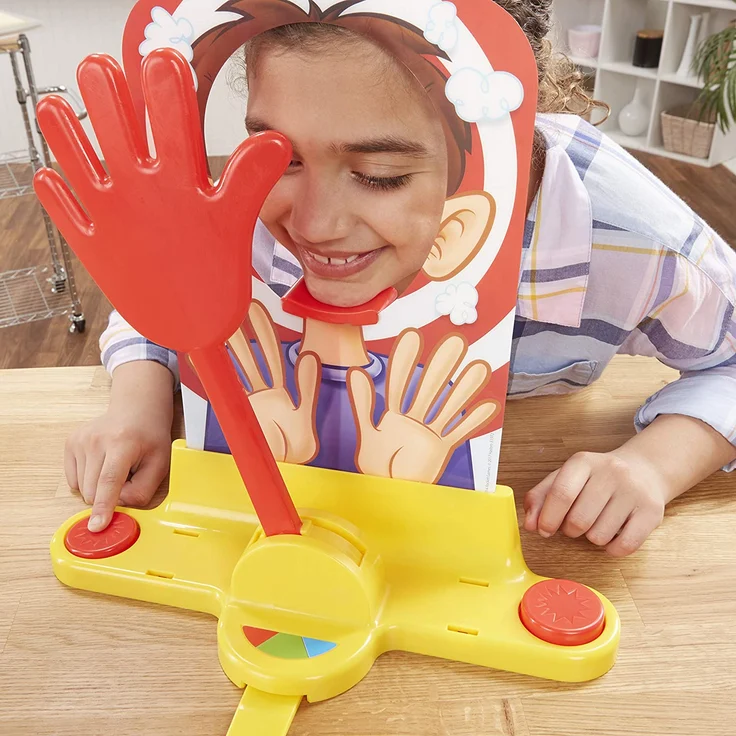 Hasbro Pie Face Kanone, lustiges Partyspiel, sahnestarkes Familienspiel, Gemeinschaftsspiel für den Kindergeburtstag, wer bekommt die Sahne ins Gesicht? 2 oder mehr Spieler, ab 5 Jahren – Bild 7