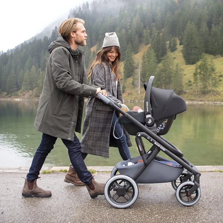 Maxi-Cosi CabrioFix i-Size, Federleichte i-Size Babyschale (nur 3,2kg), Gruppe 0+ Kindersitz inkl. Sonnenverdeck und Neugeborenen Einlage, nutzbar ab ca. 40 bis 75 cm, ca. 0-12 kg, Essential Green – Bild 11