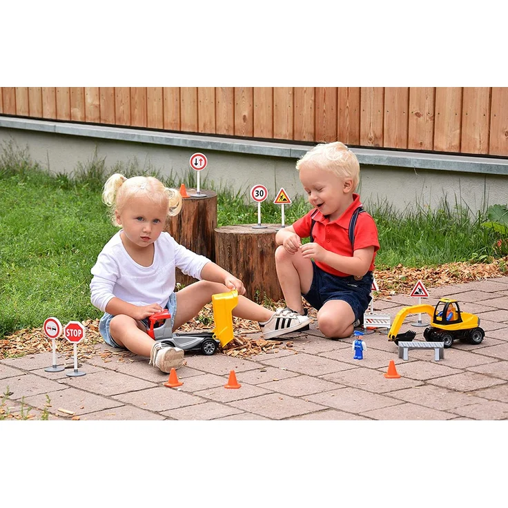 Lena 04440 - Verkehrszeichen Set mit 17 Teilen, mit 9 Verkehrsschilder ca. 16 cm, 5 Pylonen und 3 Bauzäunen, optimal für Lena Spielfahrzeuge Truxx, Worxx, Truckies, EcoAktives, Aktive und andere - Preisvergleich – Bild 6