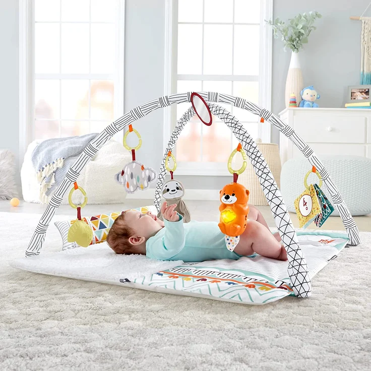 Fisher-Price HBB74 - 5 Sinnes Baby Spieldecke, kuschelig weiche Krabbeldecke mit Sensorik Spielzeug, sechs abnehmbare Beschäftigungsspielzeuge, Babyaustattung ab der Geburt – Bild 3