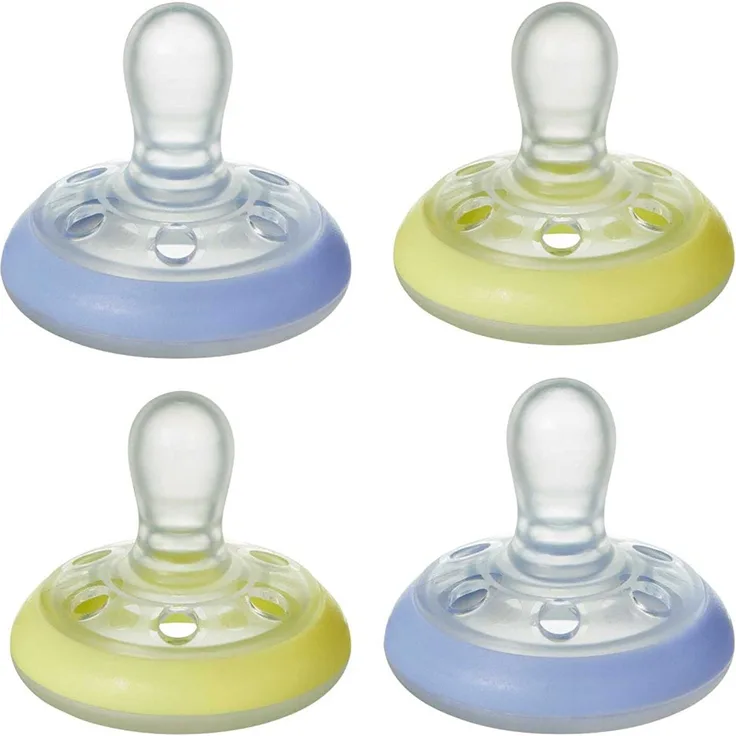Tommee Tippee Closer to Nature natürlich geformter Beruhigungssauger für die Nacht, 0-6 Monate, 4er-Pack, gelb und blau