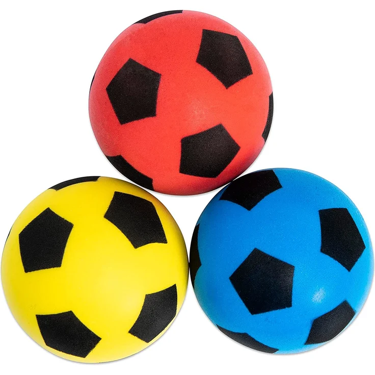 Betzold Kinder-Softball, Soft-Bälle, Kinder-Ball aus Schaumstoff, Schaumstoffball, besonders weich und griffig, gelb, blau, rot, im Netz, unbeschichtet, Ø 12 cm,3 Stück – Bild 1