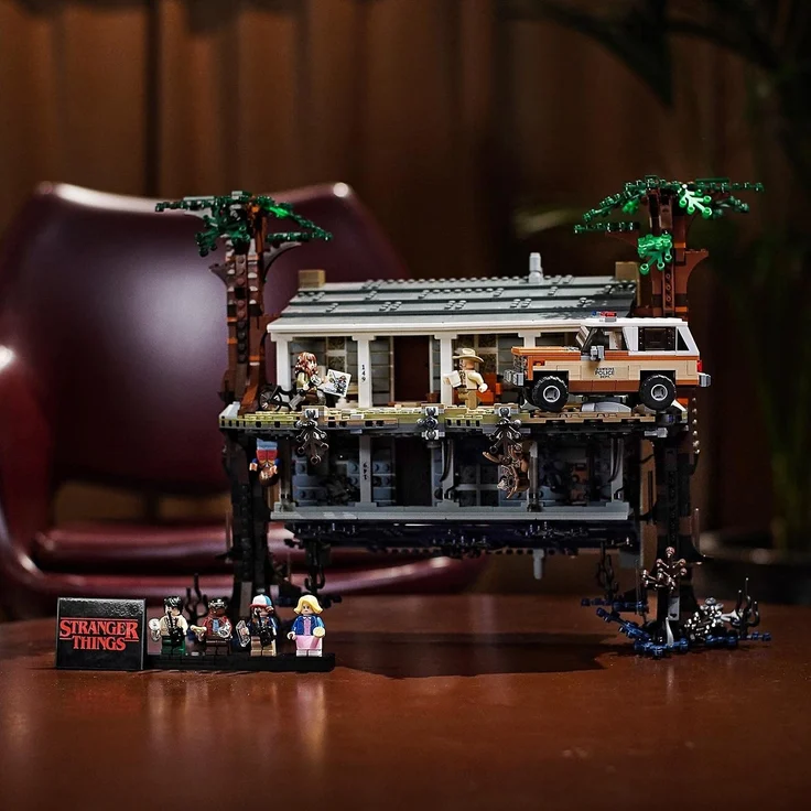 LEGO 75810 „Stranger Things - Die andere Seite“, Bausatz mit Wills House und 8 Minifiguren – Bild 8