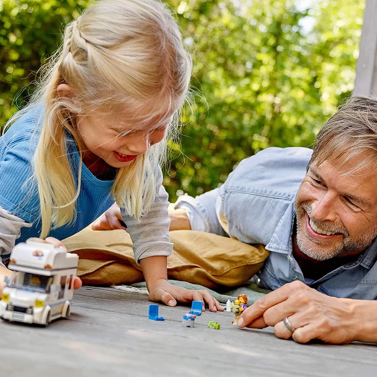 LEGO City Ferien-Wohnmobil 60283 – Kreatives Bauspielzeug für Kinder ab 5 Jahren, 190 Teile – Bild 15