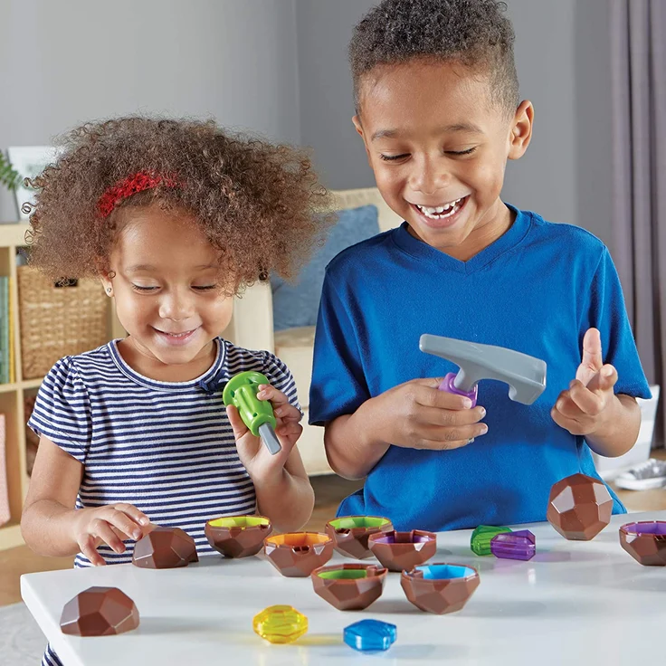 Learning Resources LER2875 Rock 'n' Gem Surprise – Steine mit Edelsteinüberraschung – Bild 8