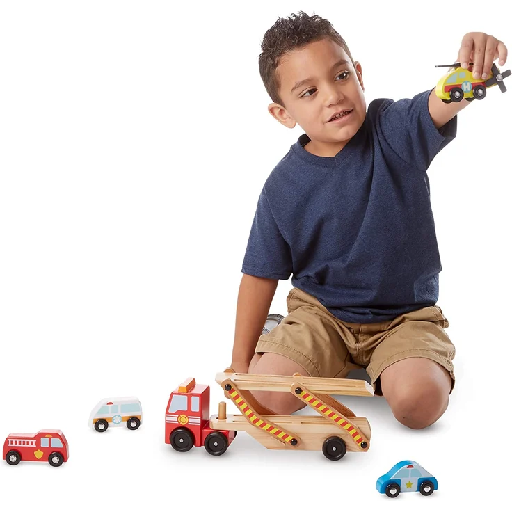 Melissa & Doug Autotransporter aus Holz für Einsatzfahrzeuge mit 1 Lkw und 4 Rettungsfahrzeugen (6 Teile) – Bild 6