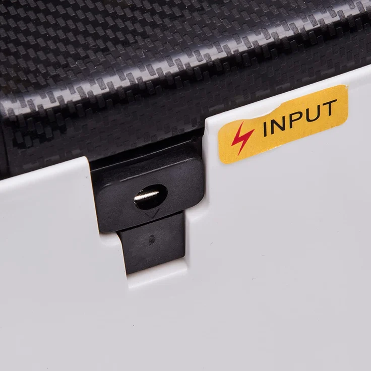 Kinder Elektroauto mit Fernbedienung (Farbe: weiß) – Bild 8