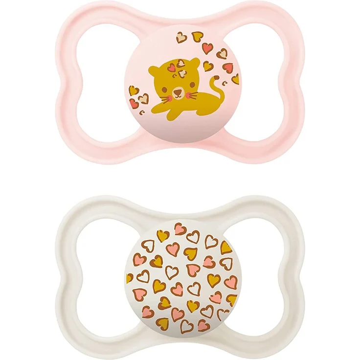 MAM Air Silikon Schnuller im 2er-Set, extra leichtes und luftiges Schilddesign, zahnfreundlicher Baby Schnuller aus speziellem MAM SkinSoft Silikon mit Schnullerbox, 16+ Monate, Katze/Herzen – Bild 1
