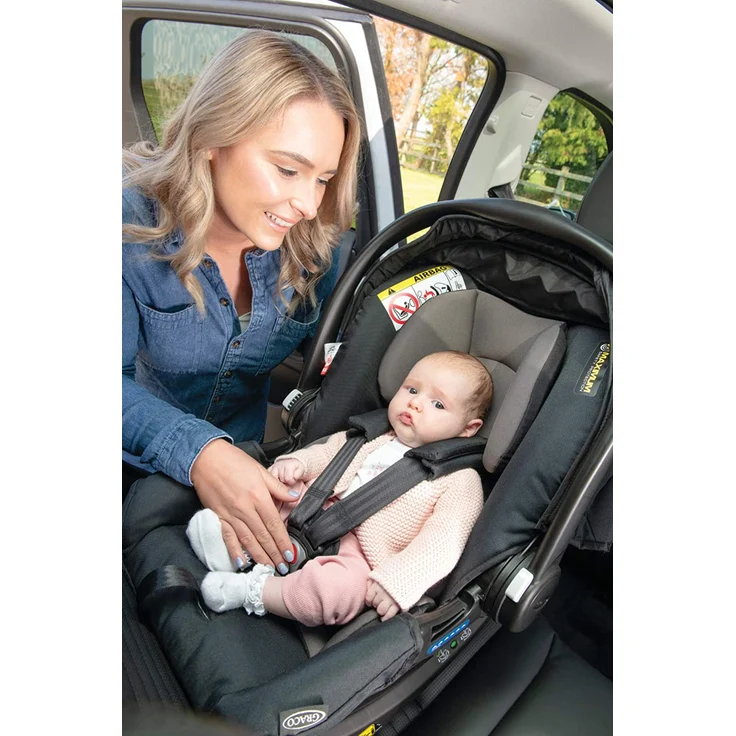 Graco SnugEssentials i-Size Babyschale (Geburt bis 12 Monate ca, 40-75cm), ISOFIX Base kompatibel, Schwarz/Grau – Bild 8