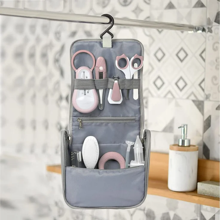 BÉABA - Kulturbeutel für Babys unterwegs - 9 Teile inklusiv : Badethermometer, Digitalthermometer, Beißring, Zahnfleischmassagegerät, Nasensekretsauger - Altrosa – Bild 3