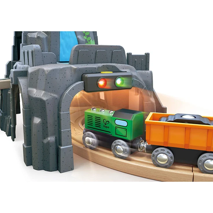 Hape E3739 Tunnelkombination mit Licht & Sound Eisenbahn-Zubehör, Mehrfarbig – Bild 6