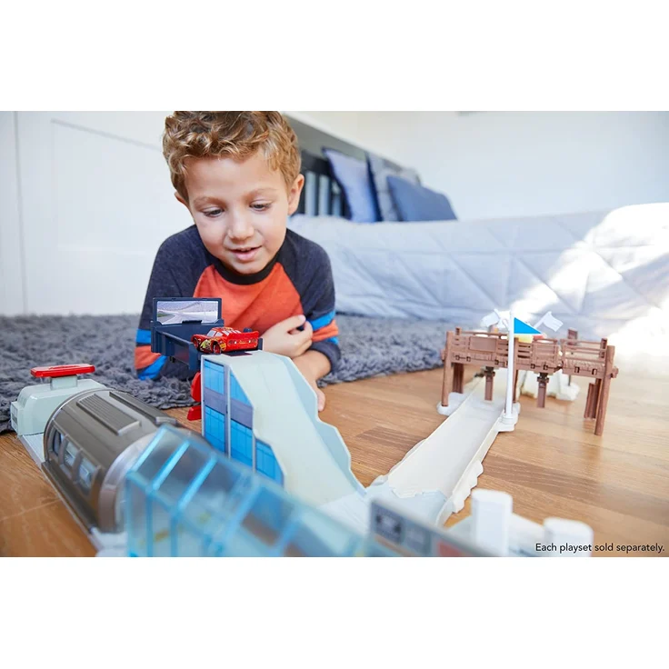 Disney Pixar Cars DVT47 - Disney Cars 3 Fireball Beach Renntraining Spielset – Bild 19