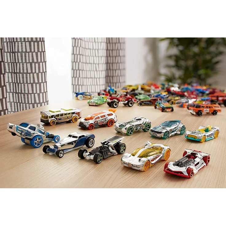 Hot Wheels 54886 - 1:64 Die-Cast Auto Geschenkset, je 10 Spielzeugautos, zufällige Auswahl, ab 3 Jahren, 10er Pack – Bild 5