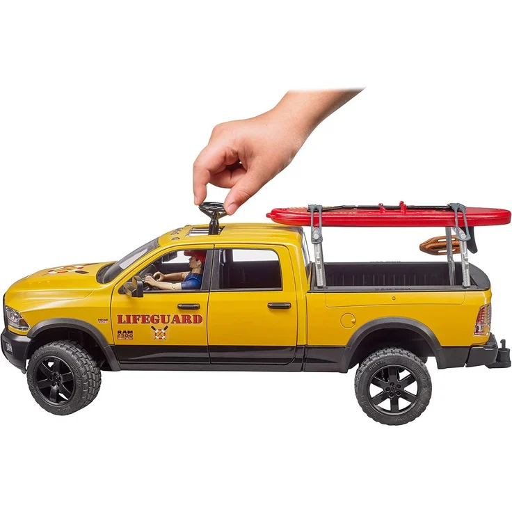 Bruder - RAM 2500 PowerWagon Life Guard Figur, Stand Up Paddle, L+S-M – Bild 7