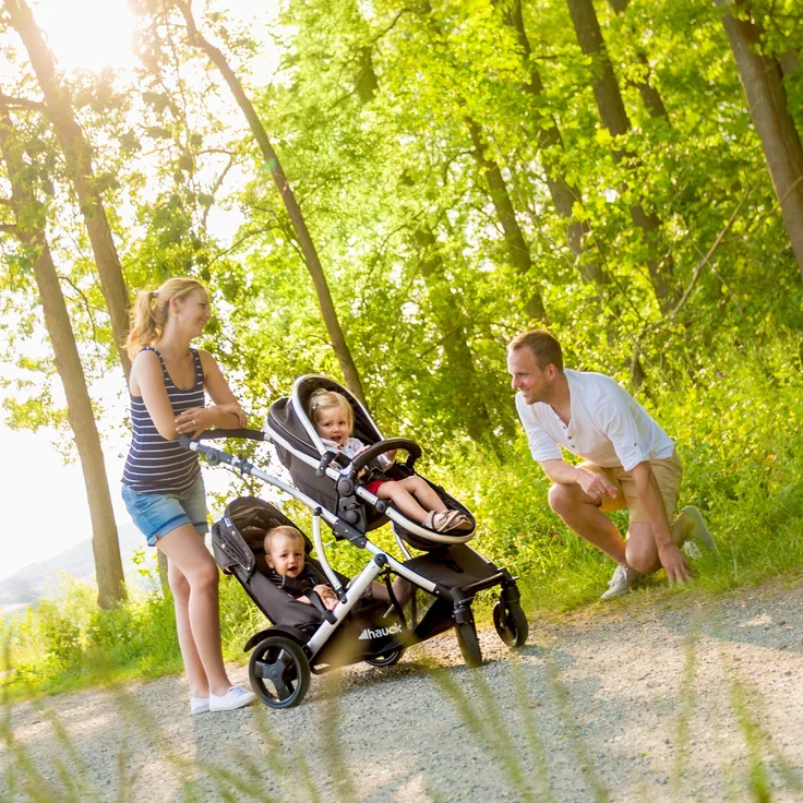 Hauck Geschwister Kinderwagen Duett 2 / Buggy für 2 Kinder / Sitz Oben Umbaubar in Baby Wanne für Neugeborene/ Regen Verdeck inkl. / Belastbar bis 36 kg / Faltbar / 1 Stück (1er Pack), Forest Schwarz – Bild 3