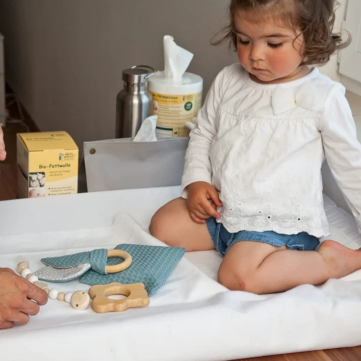 GRÜNSPECHT Bio-Fettwolle zur Pflege empfindlicher Babypopos und beanspruchter Brustwarzen, Schafwolle mit hohem Lanolingehalt, wiederverschließbare Spenderbox (638-00) – Bild 7