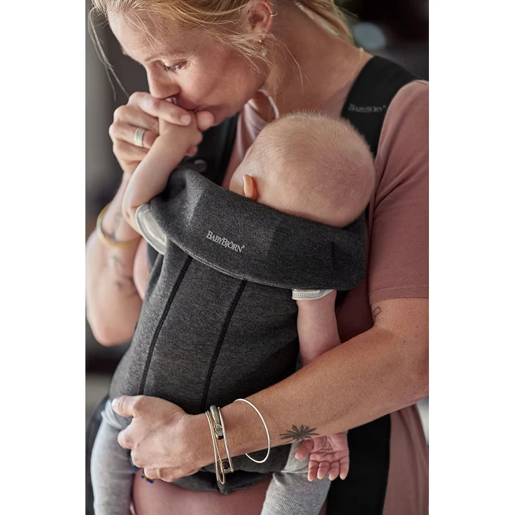 BABYBJÖRN 'Mini' Babytrage Grau – Bild 4