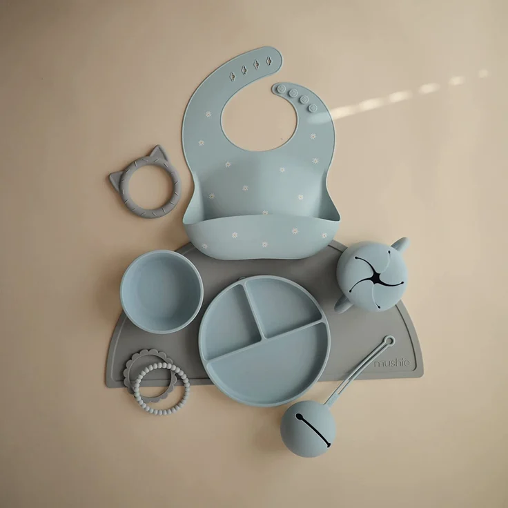 Mushie Silikon Schnullerbox | Aufbewahrung Schnullerhalter Case | Sichere & Hochwertige Baby Zubehör für Kleinkinder & Babys | Powder Blue – Bild 3