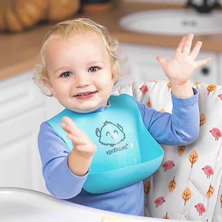 KeaBabies Baby Silikon Lätzchen mit Auffangschale - Silikon Lätzchen Baby Junge und Mädchen - BPA Frei Baby Lätzchen Silikon - Leicht Abwischbares Wasserdichtes Baby Lätzchen (Cloud Nine) – Bild 9