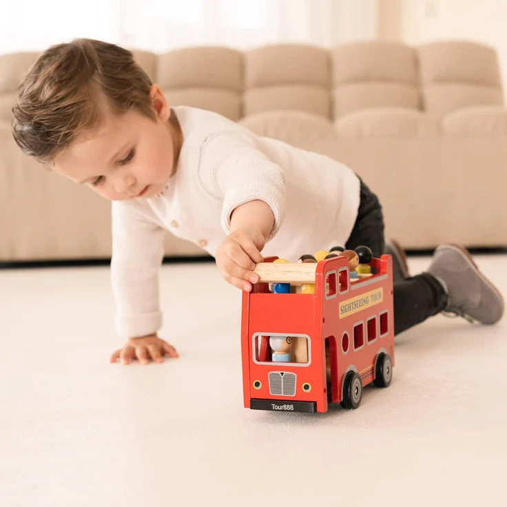 New Classic Toys Stadtrundfahrt-Bus Little Driver Holz rot – Bild 6