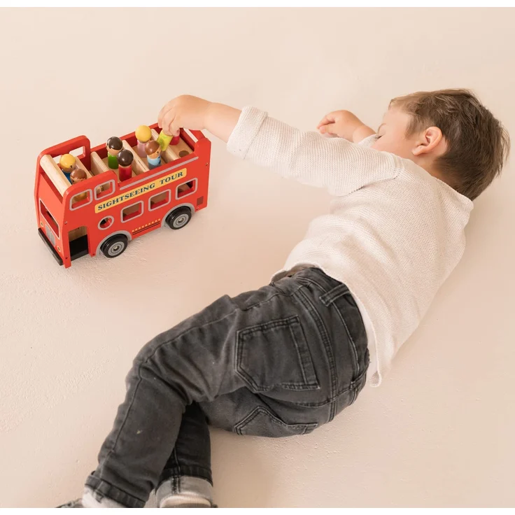 New Classic Toys Stadtrundfahrt-Bus Little Driver Holz rot – Bild 7