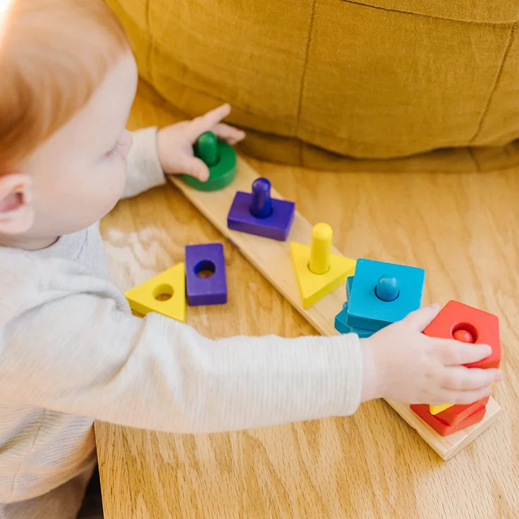 Melissa & Doug Stapel- und Sortierbrett | entwicklungsförderndes Spielzeug | motorische Fähigkeiten | 3+ | Geschenk für Jungen oder Mädchen – Bild 4