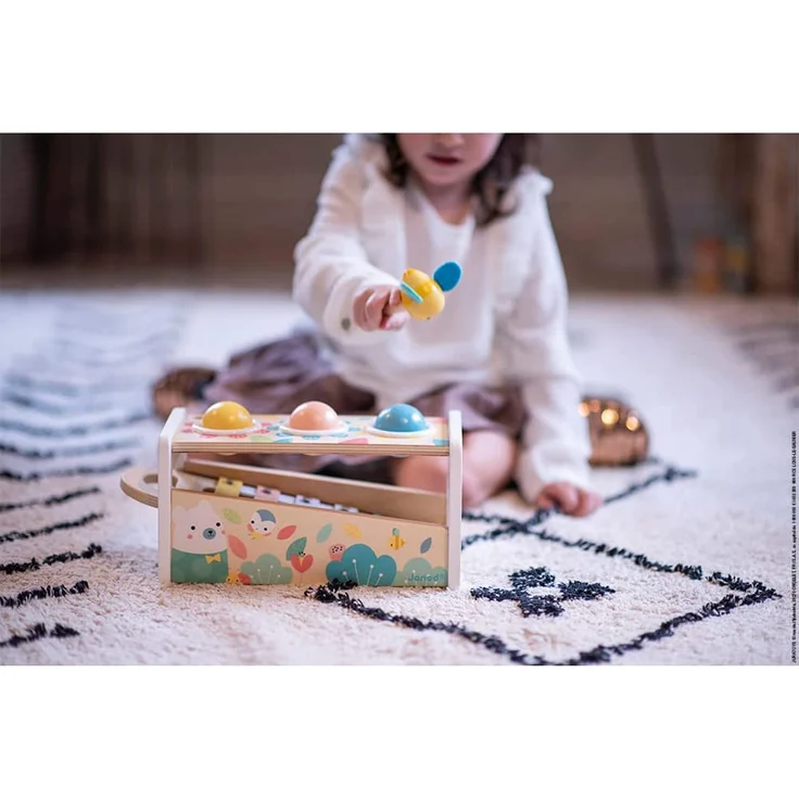 Janod Tap Tap Xylo Pure Schlagspiel aus Holz - 2-in-1 Klopfbank Baby Musikinstrument, Motorikspielzeug und Lernspielzeug - mit 3 Bällen, Hammer + Xylophon - ab 1 Jahr, J05155 – Bild 7