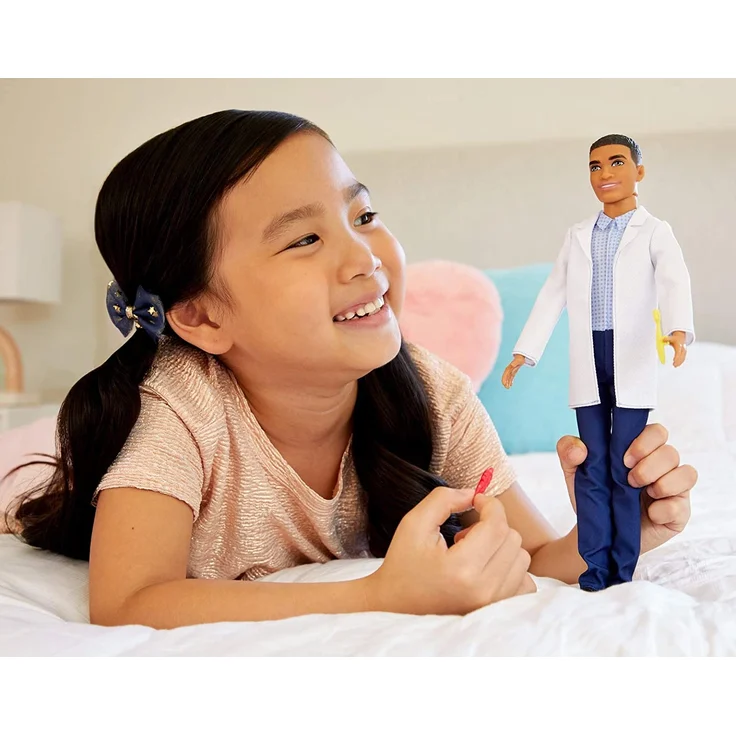 Barbie GJL66 - Ken Zahnarzt-Puppe mit Zahnpflege-Zubehör Zahnbürste und Zahnpasta, Spielzeug ab 3 Jahren – Bild 2