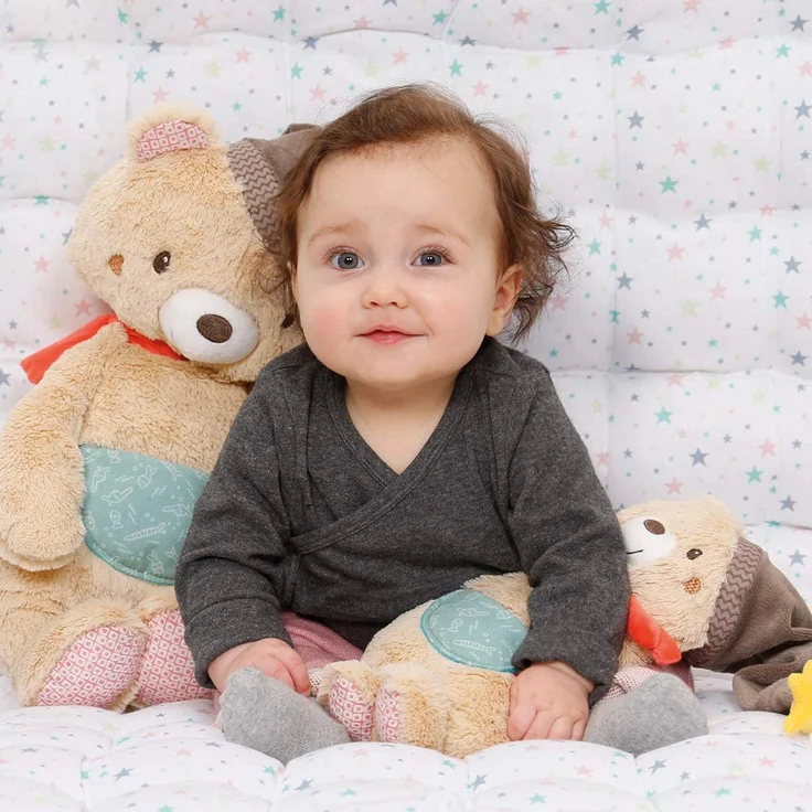 Fehn 060225 Kuscheltier Bär – Weiches Stofftier zum Greifen, Fühlen und Knuddeln – Für Babys und Kleinkinder ab 0+ Monaten – Größe: 25 cm – Bild 2
