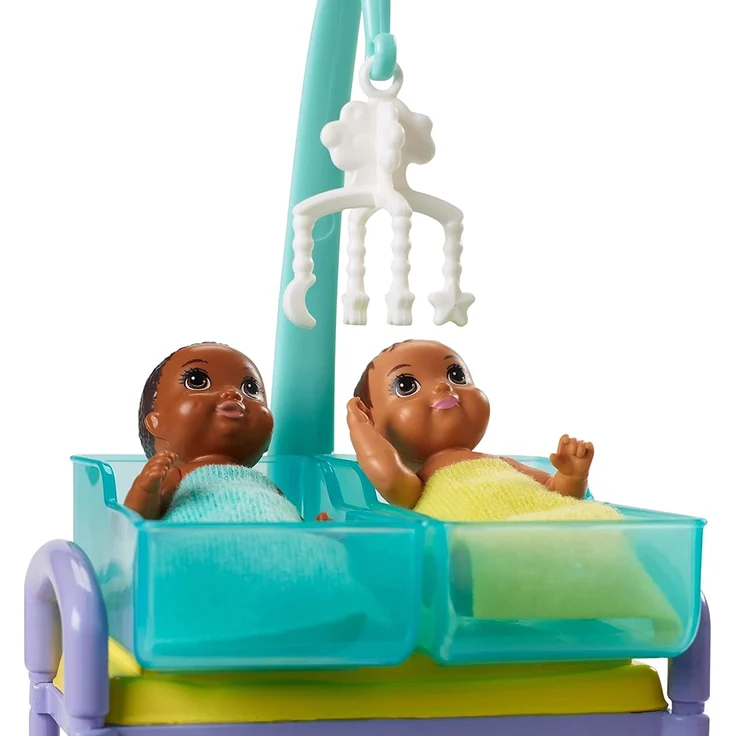 Barbie GKH24 - Kinderärztin Puppe (brünett) und Spielset mit Zubehörteilen, Spielzeug ab 3 Jahren – Bild 4