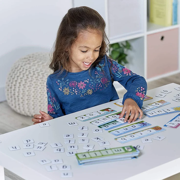 Orchard Toys Wortbrettspiel „Match and Spell“, englische Version – Bild 4