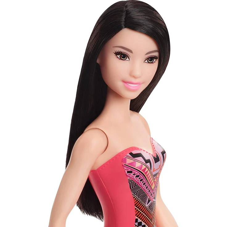 Barbie GHW38 - Beach Puppe mit Badeanzug im Aztekenmuster, Spielzeug ab 3 Jahren – Bild 3
