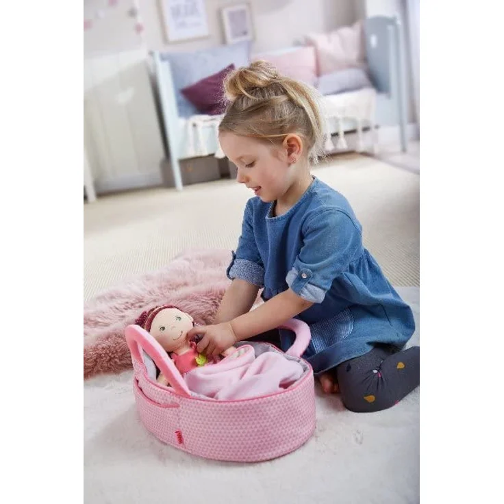 HABA 305072 - Puppentragetasche Rosarot, Puppenzubehör für Babypuppen und HABA-Stoffpuppen, Tragetasche und Decke, Spielzeug ab 18 Monaten - Preisvergleich – Bild 7