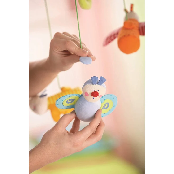 Haba 3735 - Mobile Blütenfalter, Baby-Mobile zum Aufhängen mit 3 abnehmbaren Schmetterlingen, Blätterdach mit Glöckchen und Spiegelfolie, Baby-Spielzeug ab 6 Monaten – Bild 2