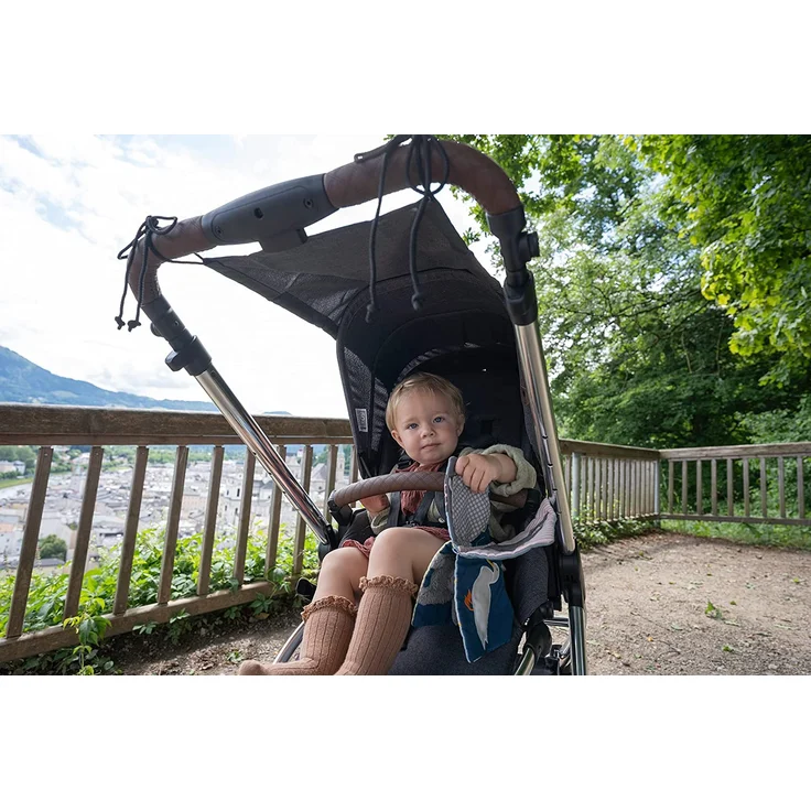 Zamboo Universal Sonnensegel DELUXE für Kinderwagen Babywanne - reißfester Sonnenschutz mit UV Schutz Beschichtung 50+ und Rollo-Funktion - Melange Grau – Bild 9